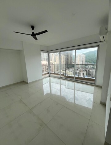 Room in 3 BHK Apartment at Soham Crystal Spires, Ghodbunder Road – for Sale