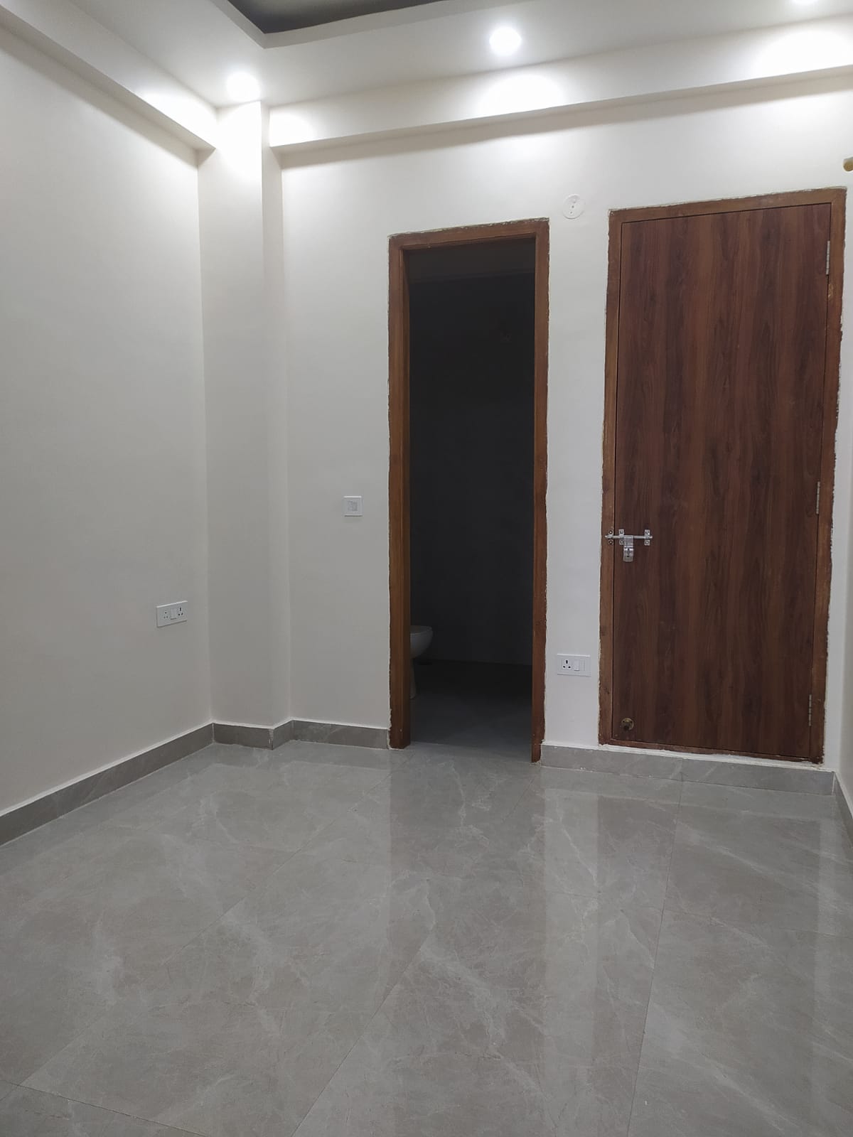 2 BHK + Extra Room Builder Floor For Rent in RWA Apartments Sector 41