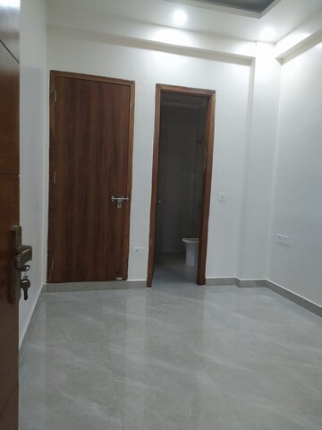 Room in 2 BHK Builder Floor at RWA Apartments Sector 41, Sector 41 – for Rent
