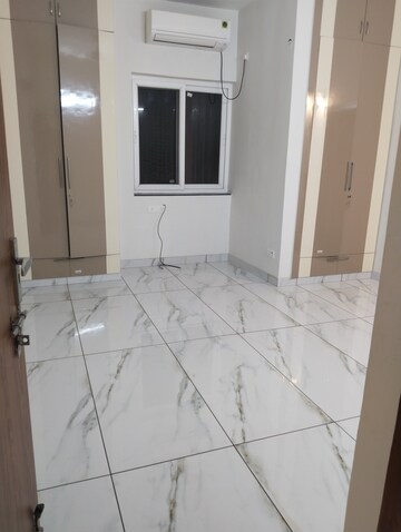 Room in 4 BHK Apartment at Gardenia Grace, Sector 61 – for Rent