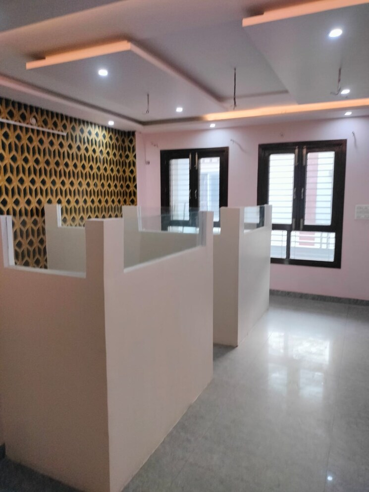 Team Area, gomti nagar Commercial Office Space 2200 Sq.Ft. In Gomti Nagar Lucknow 9086703