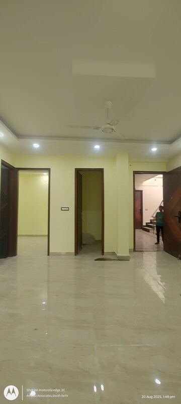 Living Room in 3 BHK Builder Floor at Chattarpur – for Rent