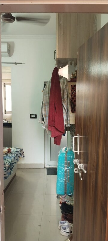 1 RK Apartment For Rent in Mansarovar Apartments Noida, Sector 61