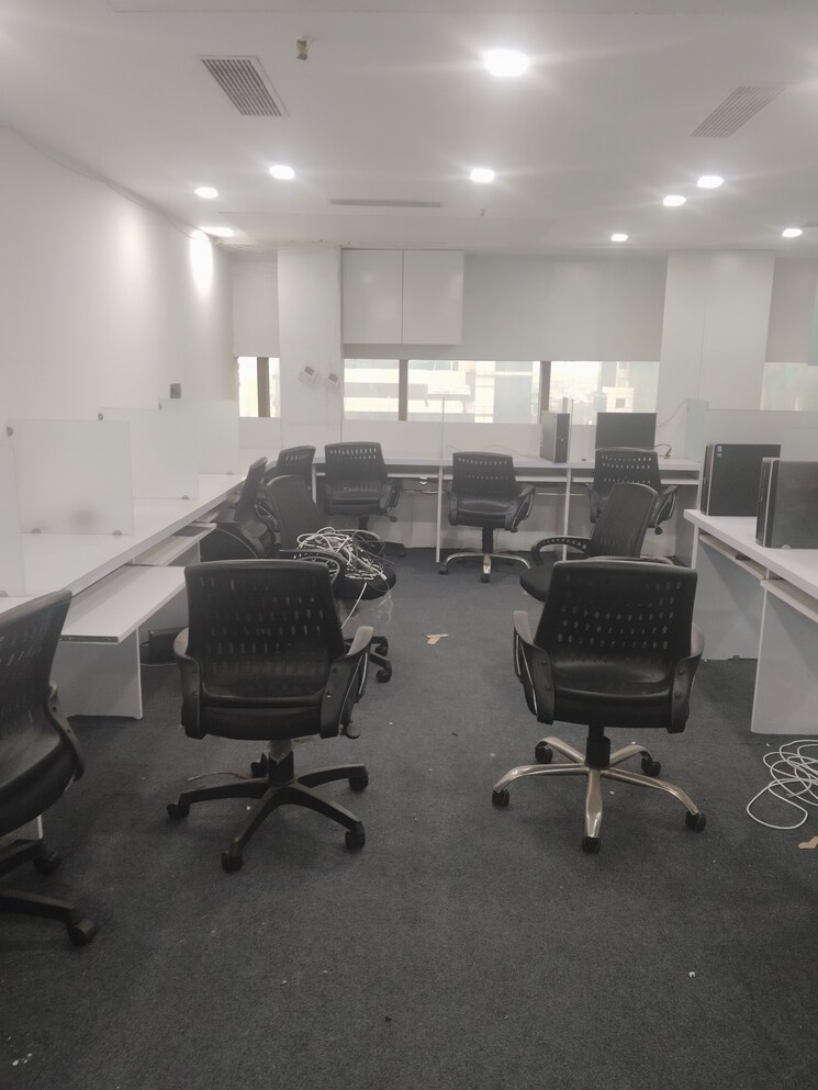 Team Area, netaji subhash place Commercial Office Space 1134 Sq.Ft. In Netaji Subhash Place Delhi 9086736