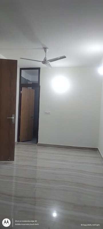 1 BHK Builder Floor For Rent in Chattarpur