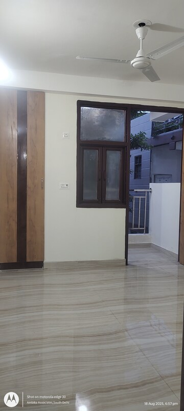 Room in 1 BHK Builder Floor at Chattarpur – for Rent