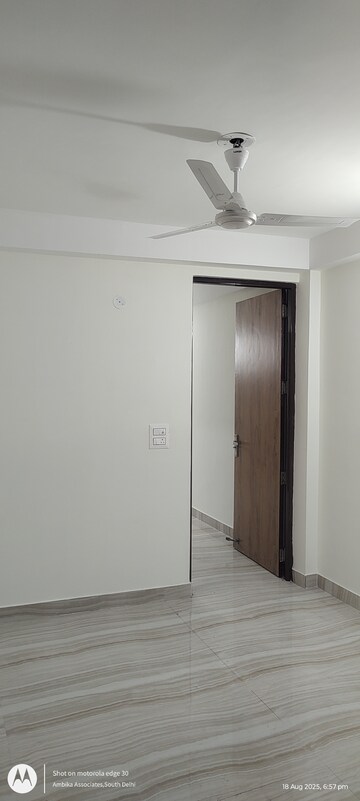 Room in 1 BHK Builder Floor at Chattarpur – for Rent