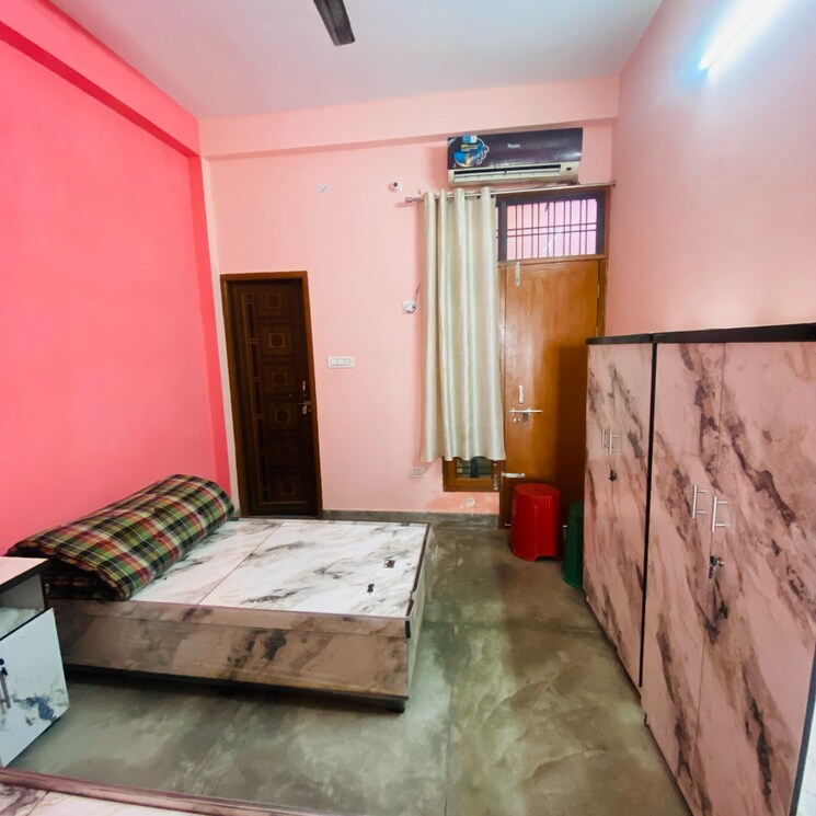 Bedroom, vineet khand Pg For Girls In Vineet Khand 9086756