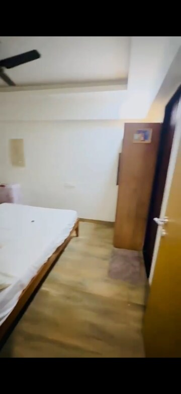 Room in 2 BHK Apartment at The Baya Victoria, Byculla – for Rent