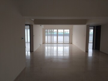 Room in 4 BHK Apartment at Naiknavare Town Square, Viman Nagar – for Rent
