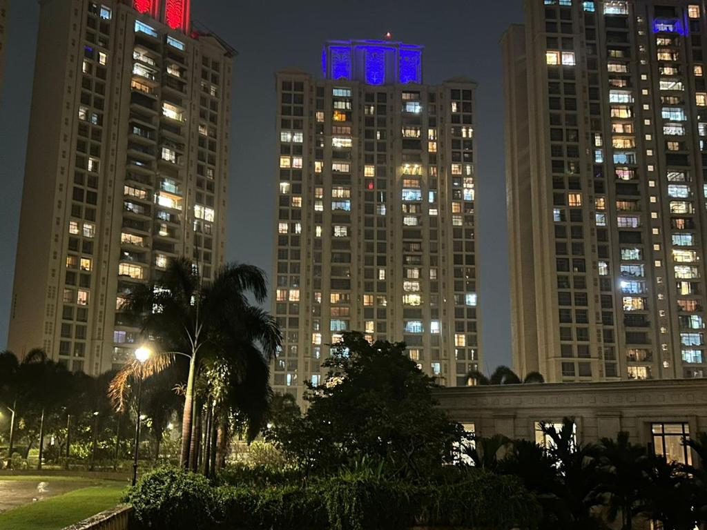 2 BHK Apartment For Sale in One Hiranandani Park