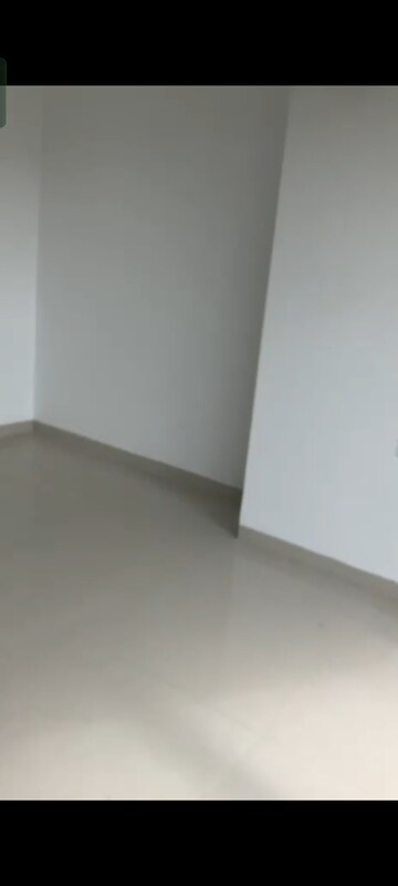 Room in 3 BHK Apartment at Soham Crystal Spires, Ghodbunder Road – for Rent