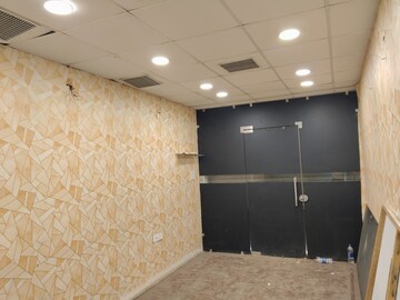 Room in  Office Space at Netaji Subhash Place – for Rent