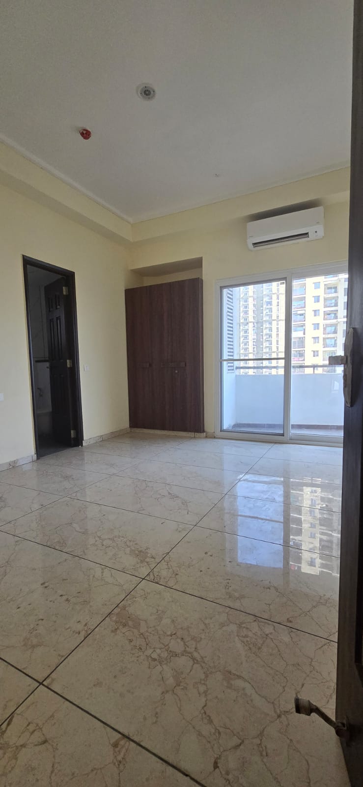 3 BHK Apartment For Sale in Gaur City 2, Sec 16 c 