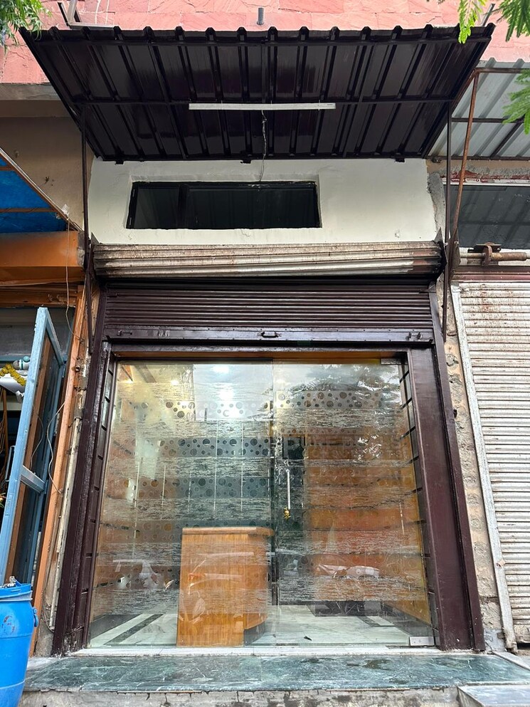 undefined, netaji subhash place Commercial Office Space 275 Sq.Ft. In Netaji Subhash Place Delhi 9086871