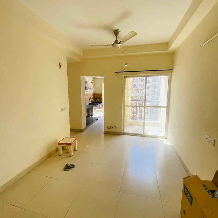 Room, aims-golf-avenue-ii 2 Bedroom 1080 Sq.Ft. Apartment In Sector 75 Noida 9086880