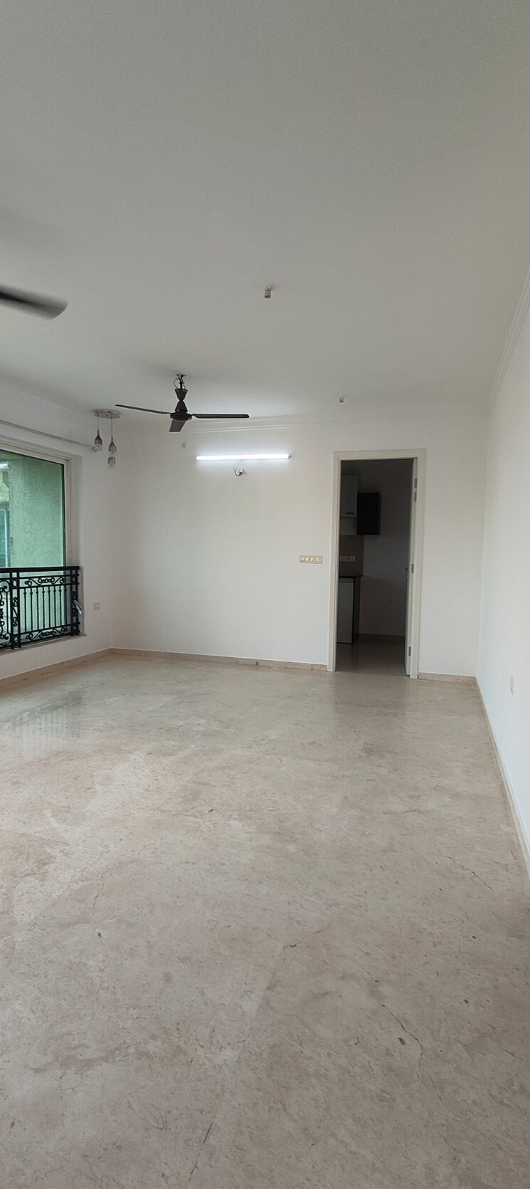 Room, hiranandani-meadows 2.5 Bedroom 805 Sq.Ft. Apartment In Manpada Thane 9086907