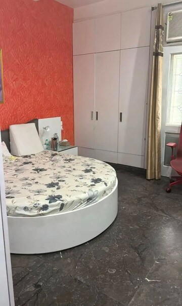 Room in 3 BHK Builder Floor at Saket – for Rent