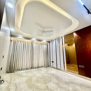 Building Lobby in 4 BHK Builder Floor at Central Park The Orchard, Sohna Sector 33 – for Sale