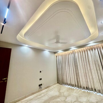 Bathroom in 4 BHK Builder Floor at Central Park The Orchard, Sohna Sector 33 – for Sale