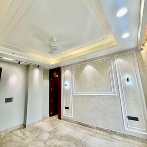 Building Lobby in 4 BHK Builder Floor at Central Park The Orchard, Sohna Sector 33 – for Sale