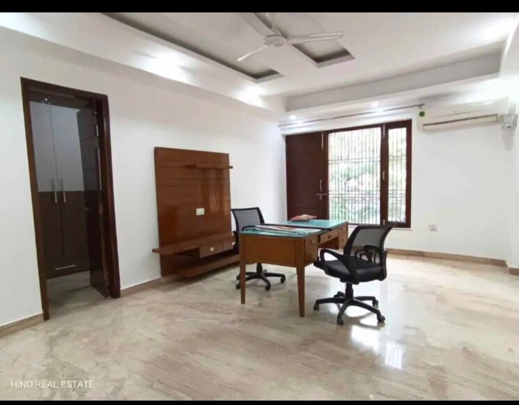 Gym, freedom fighters enclave 3 Bedroom 1800 Sq.Ft. Builder Floor In Freedom Fighters Enclave Delhi 9086941