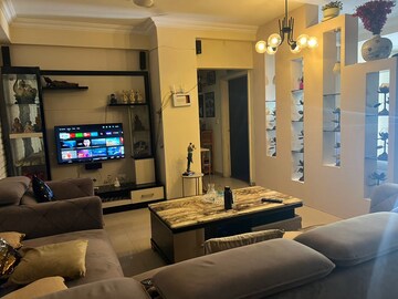 2 BHK Apartment For Sale in Raheja Vedaanta, Sector 108