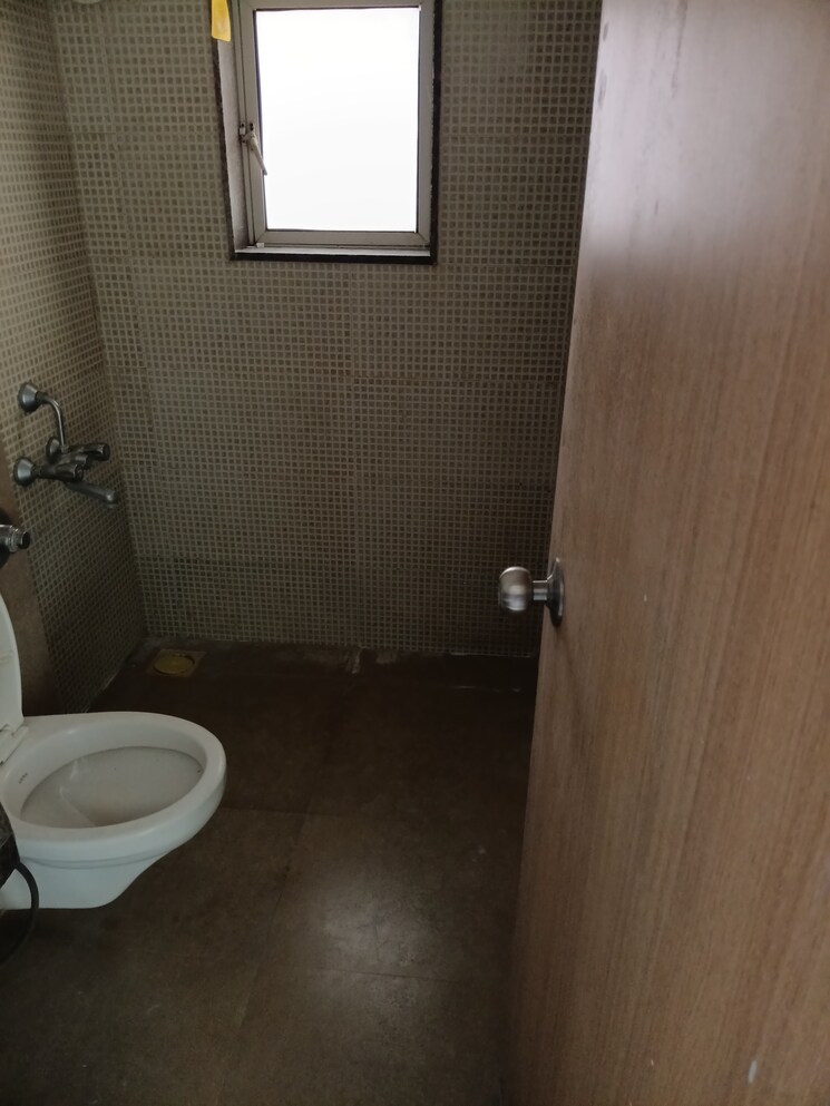 Bathroom, db-parkwoods 3 Bedroom 1345 Sq.Ft. Apartment In Kasarvadavali Thane 9086951