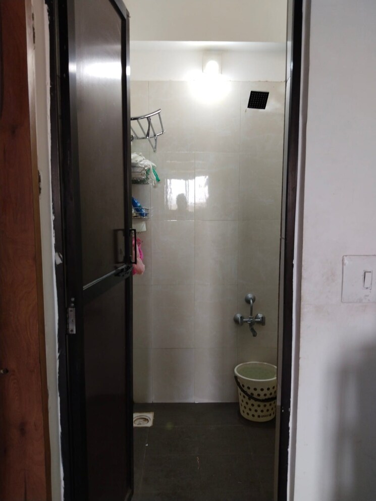 Bathroom, sarkhej 2 Bedroom 1100 Sq.Ft. Apartment In Sarkhej Ahmedabad 9086968