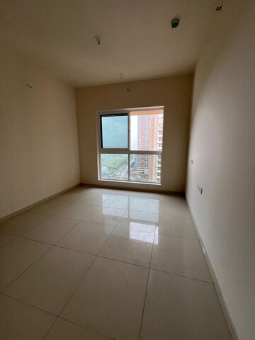 Room in 3 BHK Apartment at Godrej Green Vistas, Mahalunge – for Rent