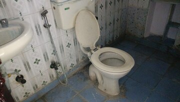 Bathroom in 2 BHK Builder Floor at Vaishali Sector 2 – for Rent