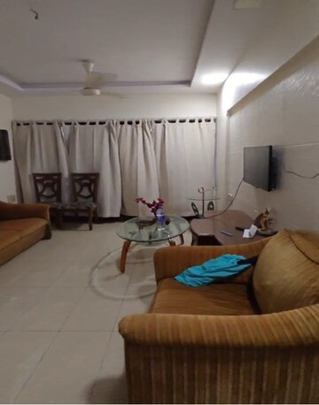 Living Room in 2 BHK Apartment at Chembur – for Rent