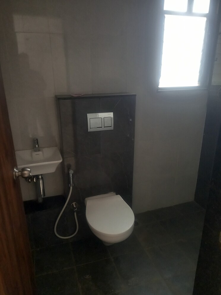 Bathroom, shapoorji-pallonji-joyville-hadapsar-annexe 2 Bedroom 726 Sq.Ft. Apartment In Hadapsar Pune 9086990