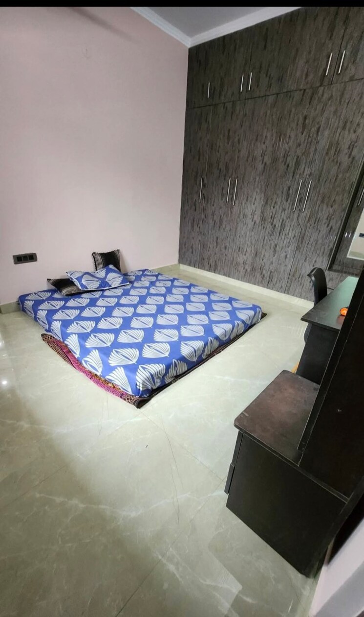 Bedroom, freedom fighters enclave 2 Bedroom 1800 Sq.Ft. Builder Floor In Freedom Fighters Enclave Delhi 9087014