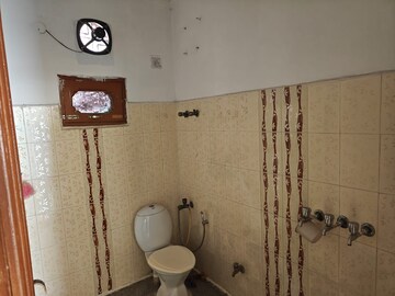 Bathroom in 3 BHK Builder Floor at Palam Vihar – for Rent