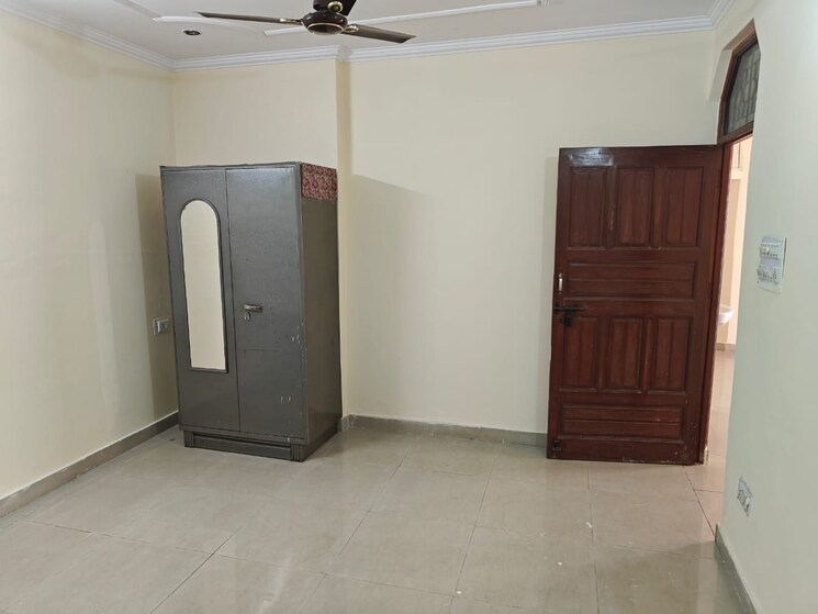 Room, palam vihar 3 Bedroom 3000 Sq.Ft. Builder Floor In Palam Vihar Gurgaon 9087029