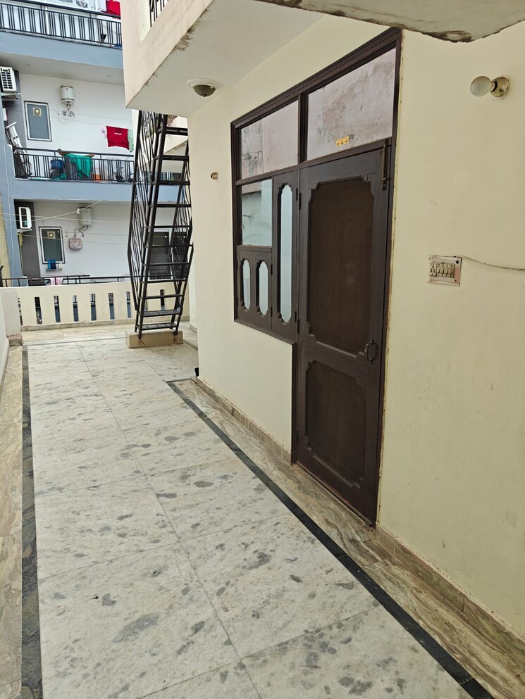 Balcony, palam vihar 3 Bedroom 3000 Sq.Ft. Builder Floor In Palam Vihar Gurgaon 9087029