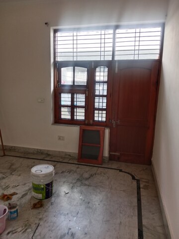 Room in 2 BHK Builder Floor at Sector 18 – for Rent
