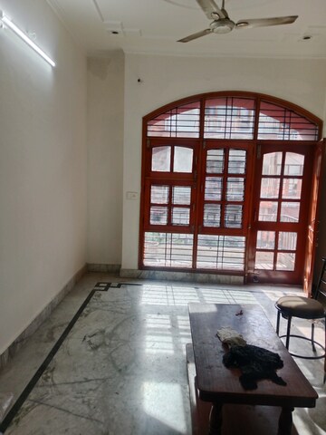 2 BHK Builder Floor For Rent in Sector 18
