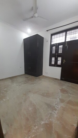 Room in 3 BHK Builder Floor at Sushant Lok 2, Sector 57 – for Sale