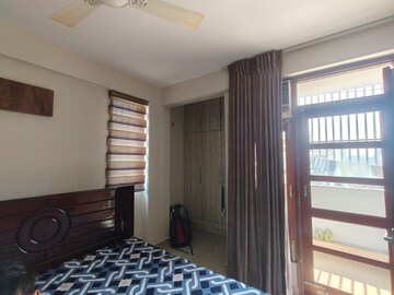Bedroom in 3 BHK Builder Floor at Sushant Lok 2, Sector 57 – for Sale