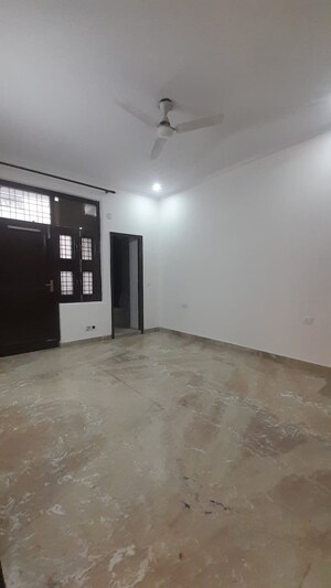 Room in 3 BHK Builder Floor at Sushant Lok 2, Sector 57 – for Sale