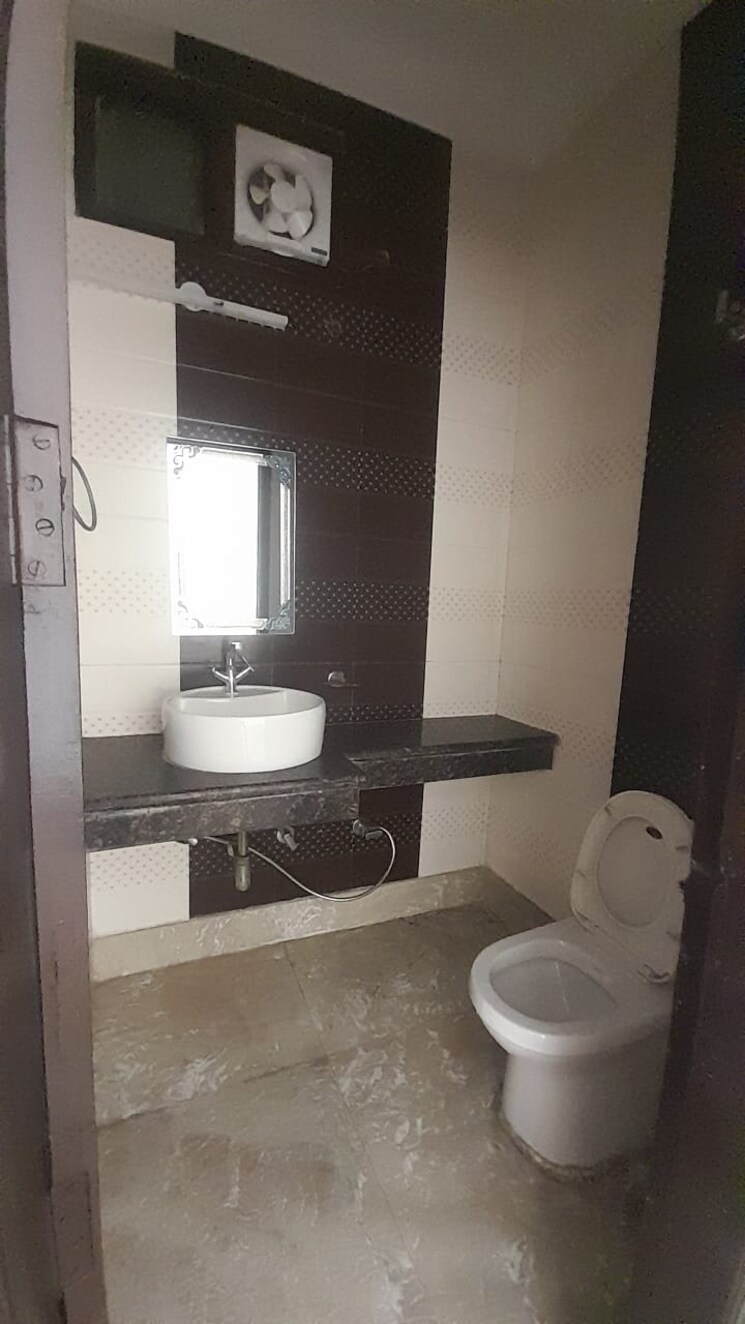 Bathroom, sushant-lok-2 3 Bedroom 180 Sq.Yd. Builder Floor In Sector 57 Gurgaon 9087110