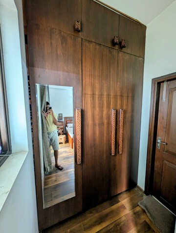 Furnished Amenities in 3 BHK Builder Floor at M3M Atrium, Sector 57 – for Rent