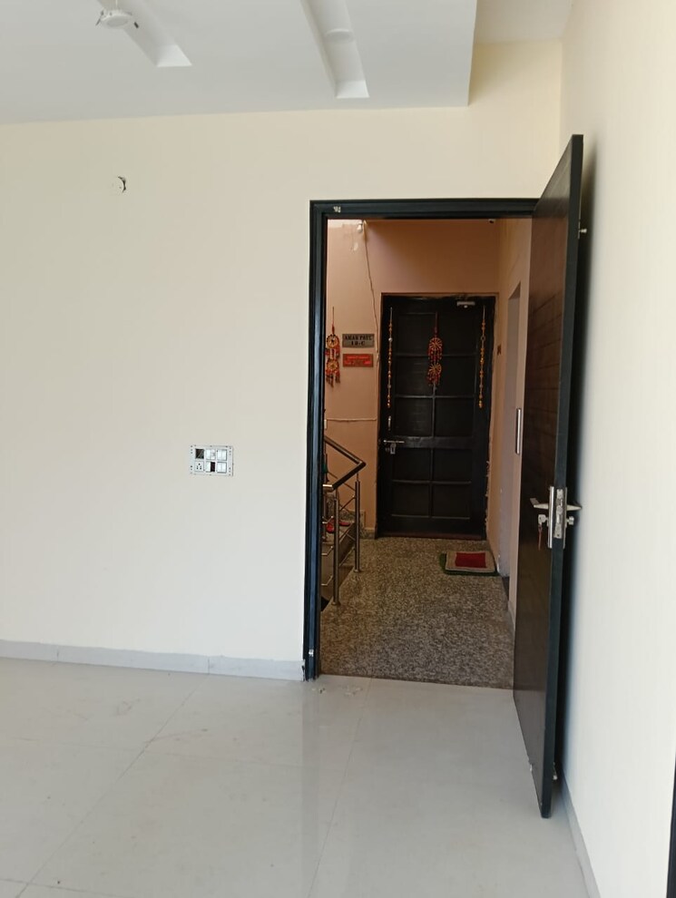 Other, pir machalla 3 Bedroom 1350 Sq.Ft. Apartment In Pir Machalla Zirakpur 9087115