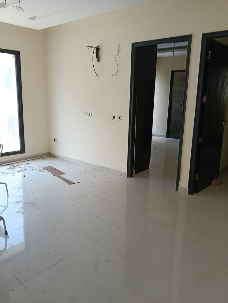 Room, pir machalla 3 Bedroom 1350 Sq.Ft. Apartment In Pir Machalla Zirakpur 9087115