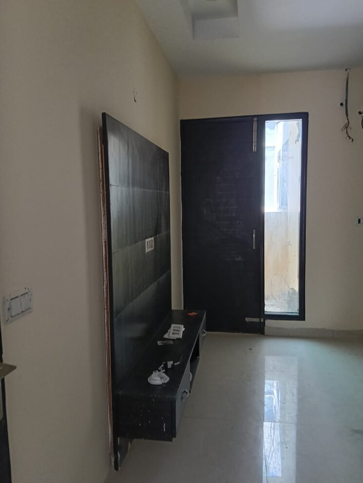 Room, pir machalla 3 Bedroom 1350 Sq.Ft. Apartment In Pir Machalla Zirakpur 9087115