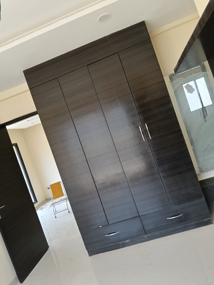 Room, pir machalla 3 Bedroom 1350 Sq.Ft. Apartment In Pir Machalla Zirakpur 9087115