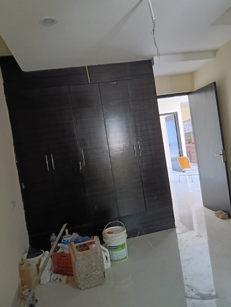 Room, pir machalla 3 Bedroom 1350 Sq.Ft. Apartment In Pir Machalla Zirakpur 9087115