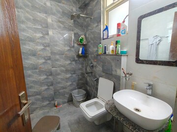 Bathroom in 3 BHK Builder Floor at Sushant Lok 2, Sector 57 – for Sale